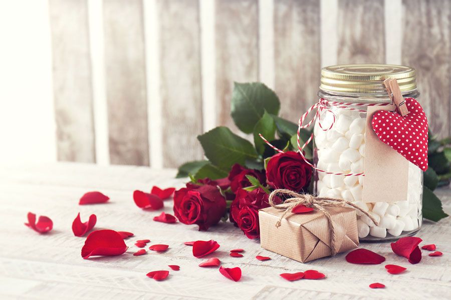 décoration table des mariés avec fleurs fraîches